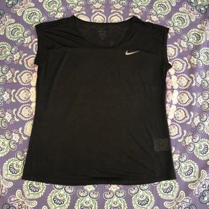 EUC Women’s Nike Dri fit muscle shirt